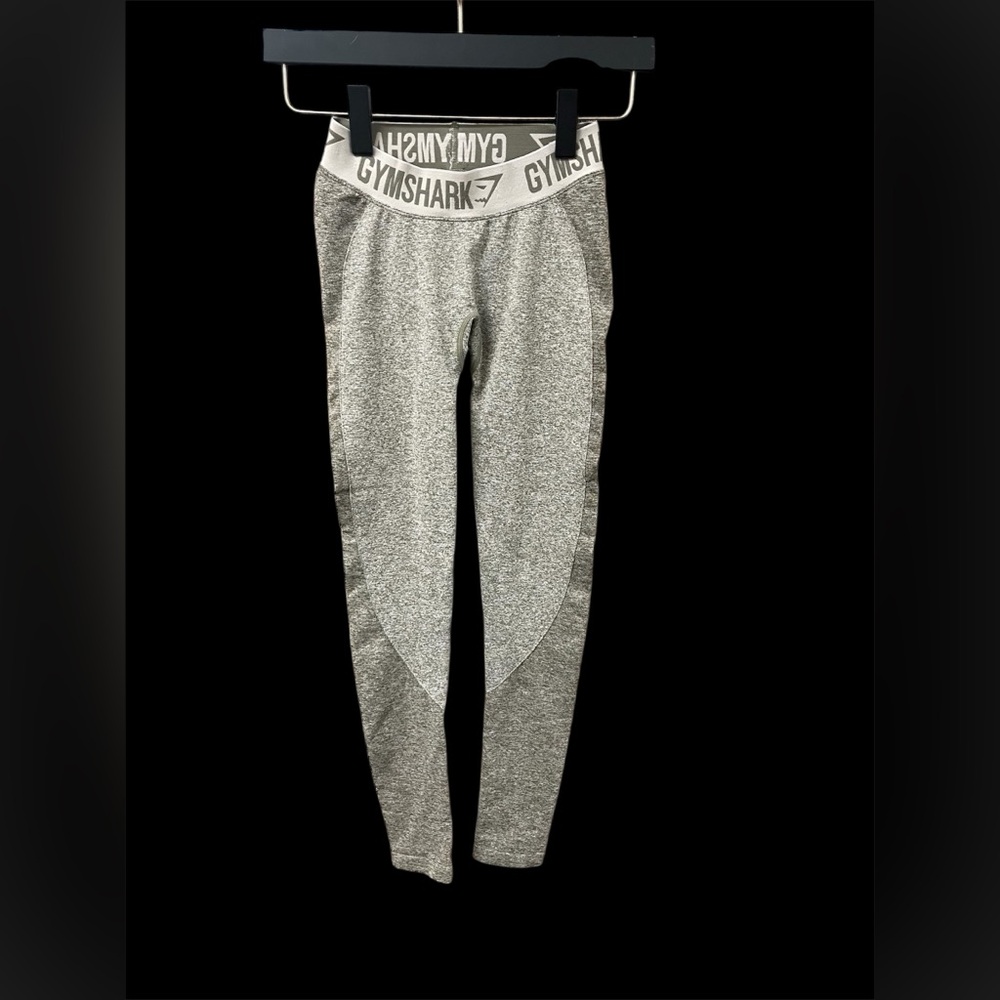 Women 🦈Gymshark Gray Leggings Athletic Comfort, size XS (GUC)